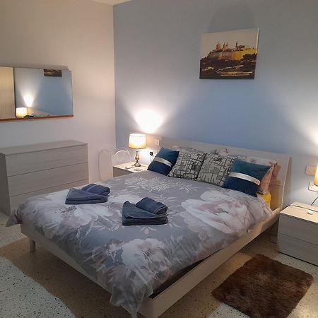 Sunshine Holiday Apartment 8 With Spectacular Seaviews セント・ポールズ・ベイ エクステリア 写真